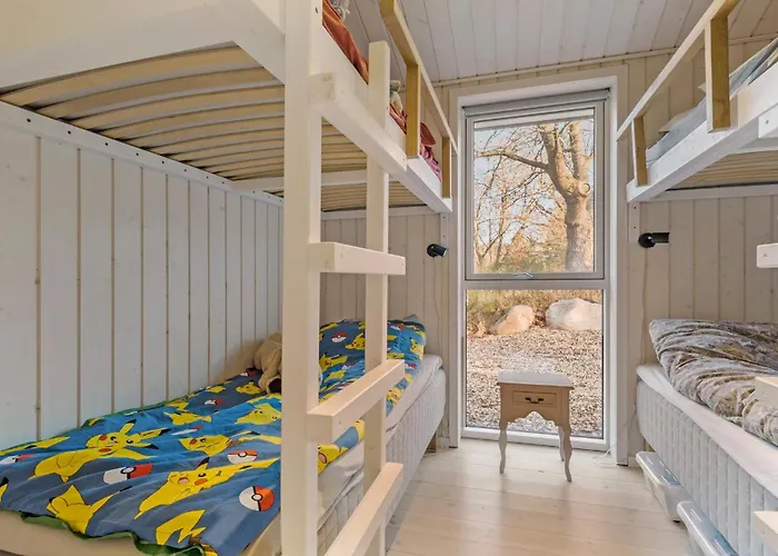 5 Bedroom In *