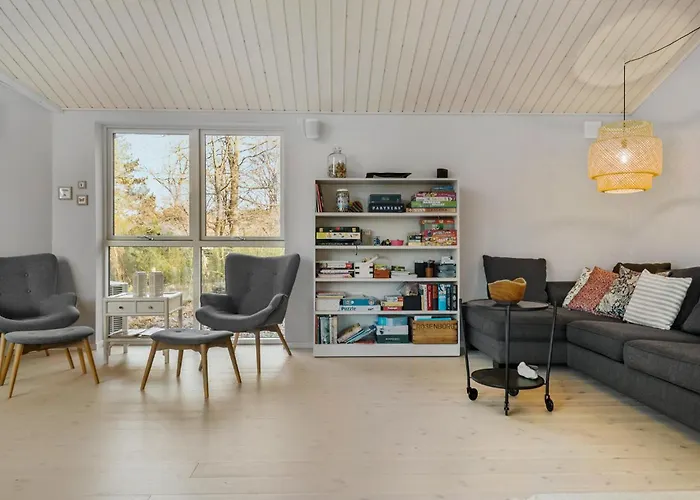 Дом отдыха 5 Bedroom In *